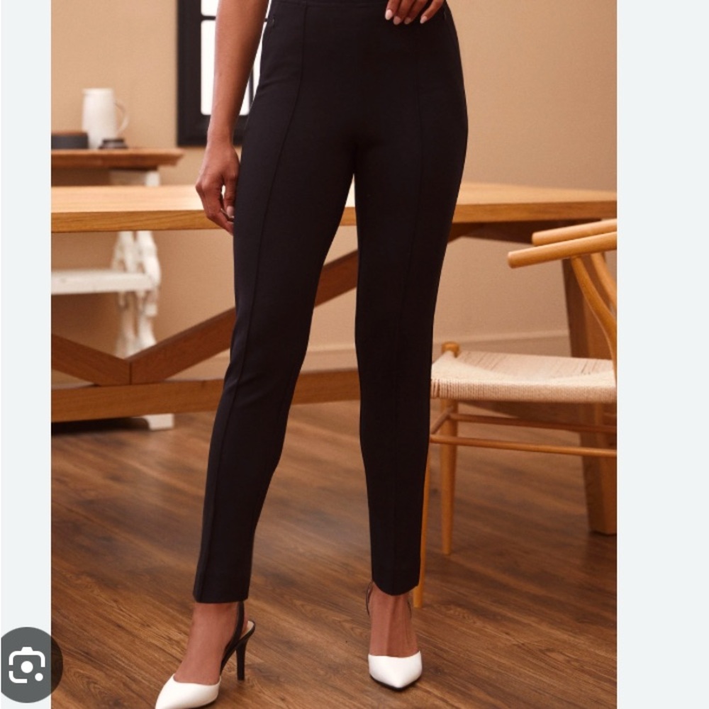 NEW⭐️Laura pull-on black pants♥️NWT